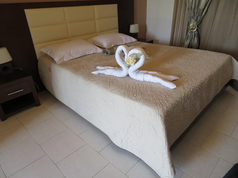 Eleni'S Garden & Castello Suites 阿利卡纳斯 外观 照片
