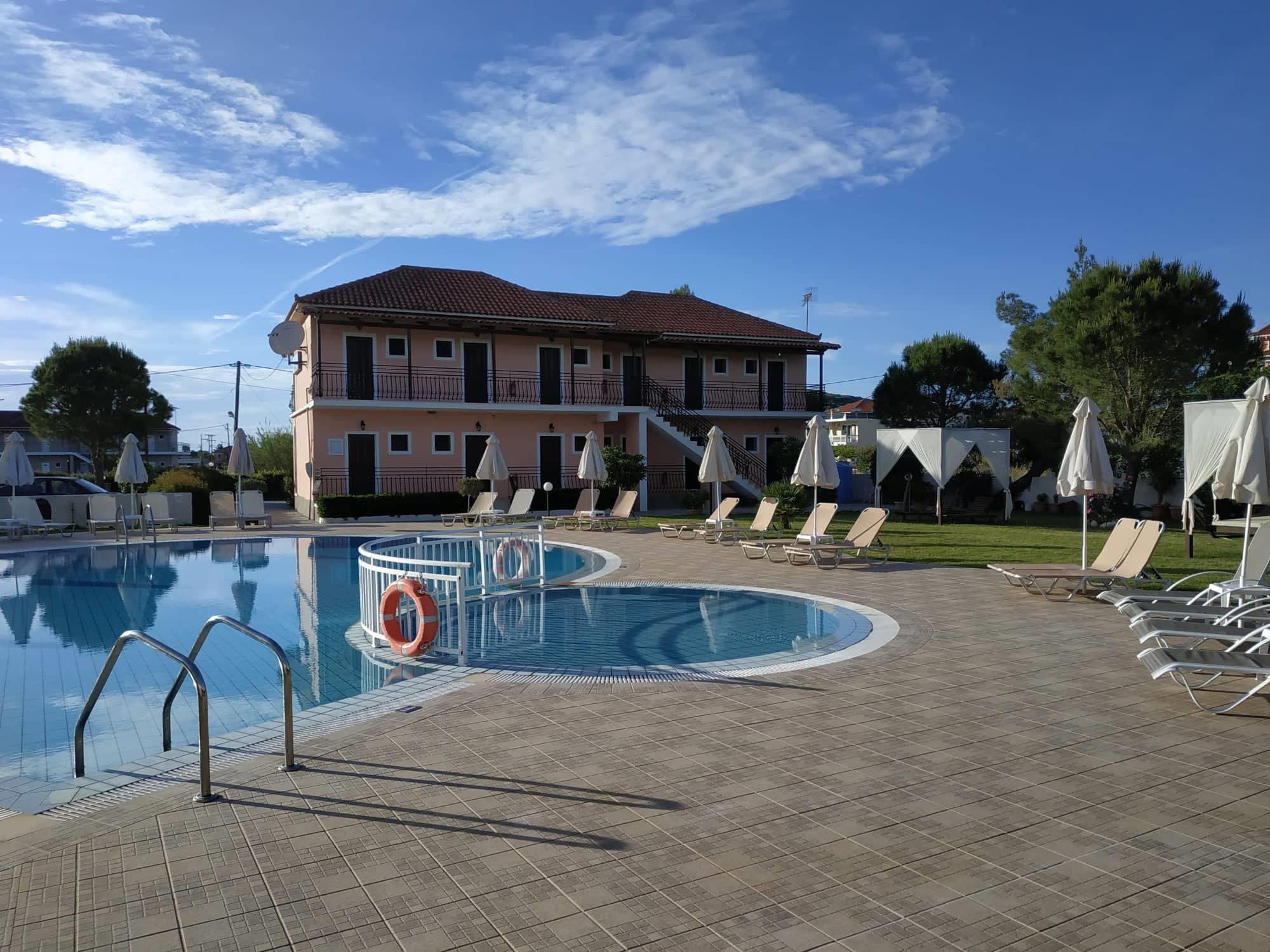 Eleni'S Garden & Castello Suites 阿利卡纳斯 外观 照片