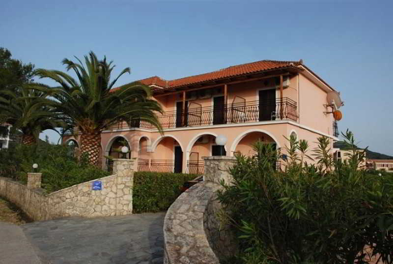Eleni'S Garden & Castello Suites 阿利卡纳斯 外观 照片
